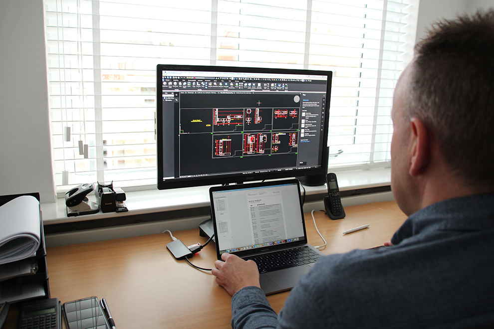 CAD-Zeichner Ben van Amersfoort bei der Arbeit mit BricsCAD®