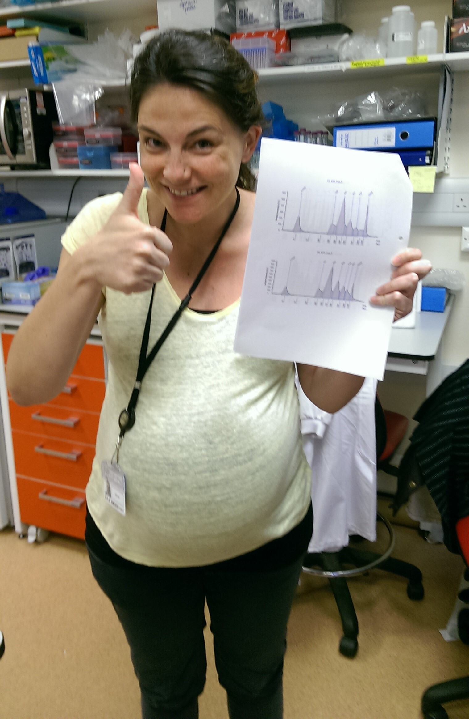Dr Filipa Simoes in the lab, 1 week before giving birth to her son