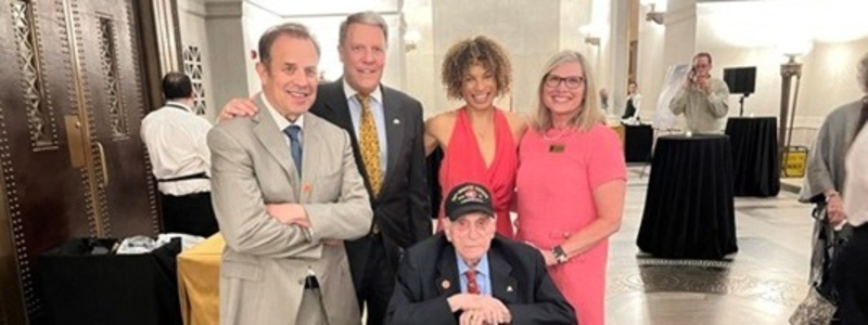 ‘Lucky Strike’ for Rod Lurie ’84 and Herb Stern ‘41