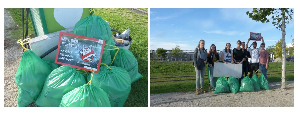 Links: Grüne Müllsäcke mit einem Schild der Trashbusters Aktionswochen. Rechts: Eine Gruppe junger Menschen hält Müllsäcke, Müllzangen und das Schild hoch.