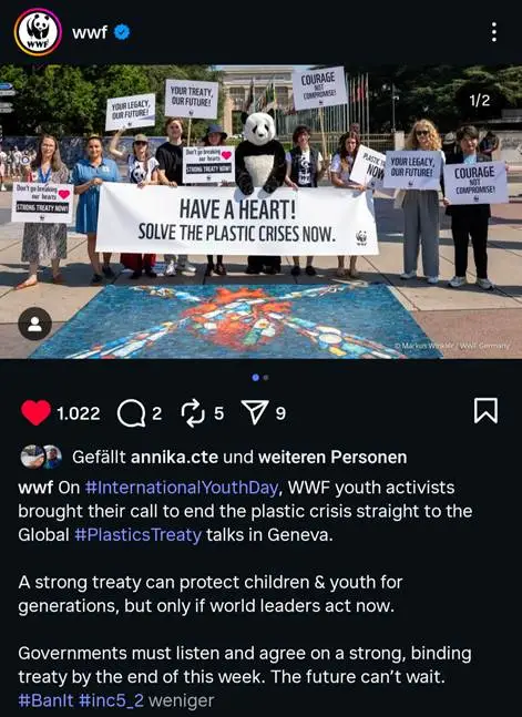 Ein
  Bild,
  das
  Text,
  Screenshot,
  Kleidung,
  Poster
  enthält.
  KI-generierte
  Inhalte
  können
  fehlerhaft
  sein.