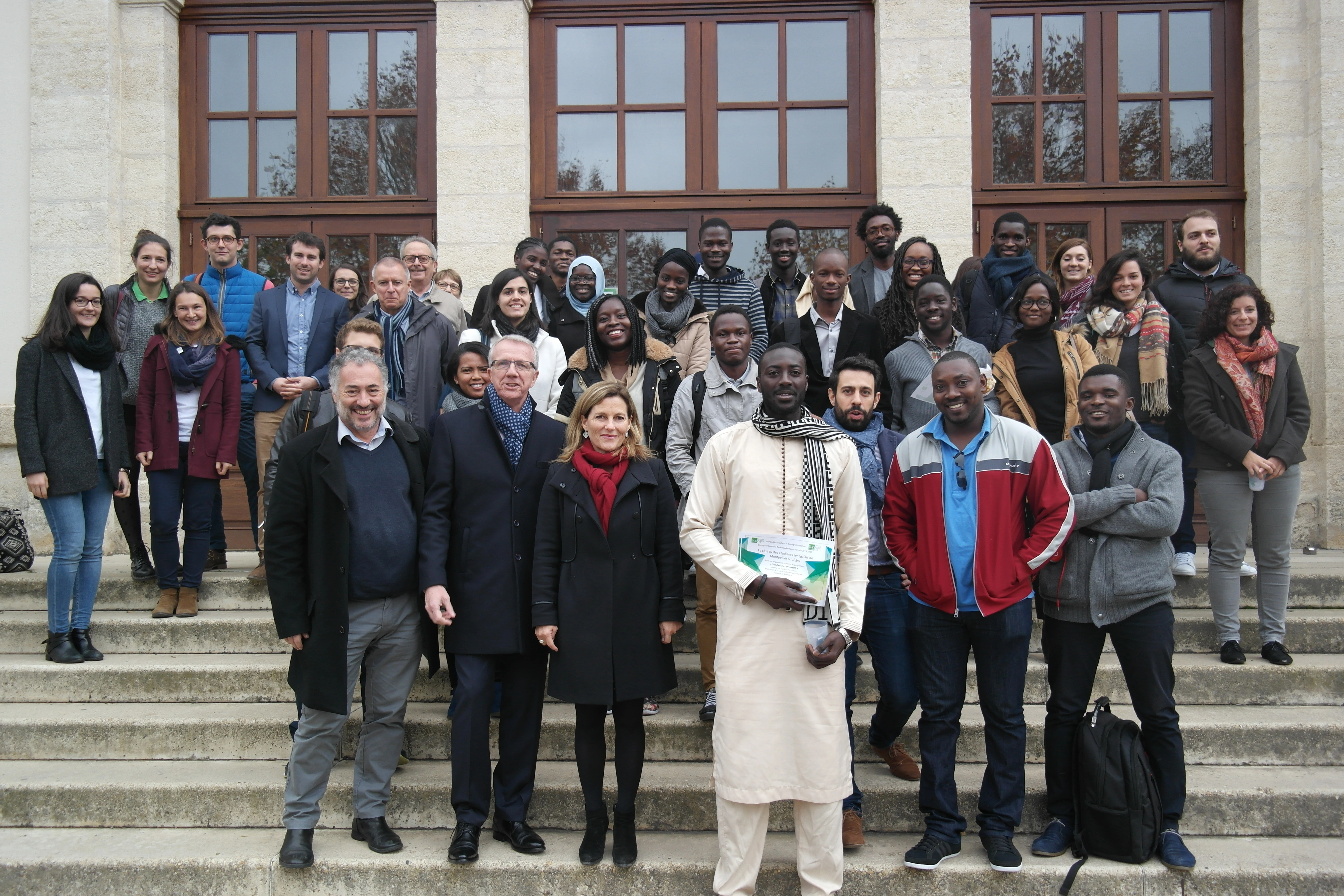 Photo de groupe devant le château