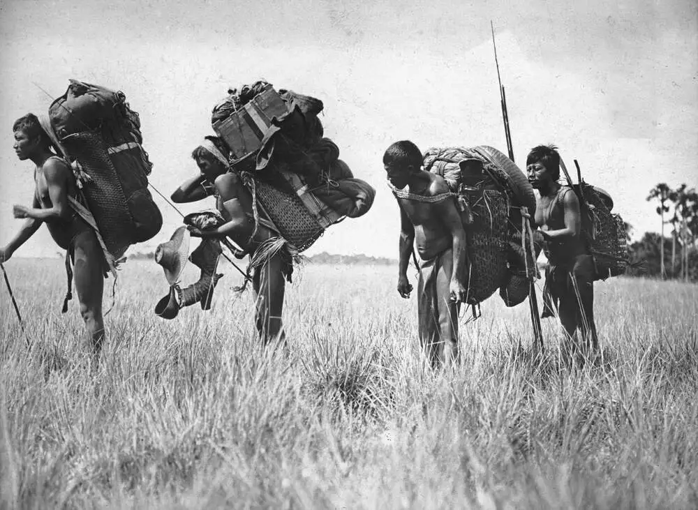 Four of my carriers. Koch-Gruenberg, Theodor, 1917. From Roroima to Orinoco © Ethnographische Sammlung der Marburger Philipps-Universität, Nachlass Koch-Grünberg.