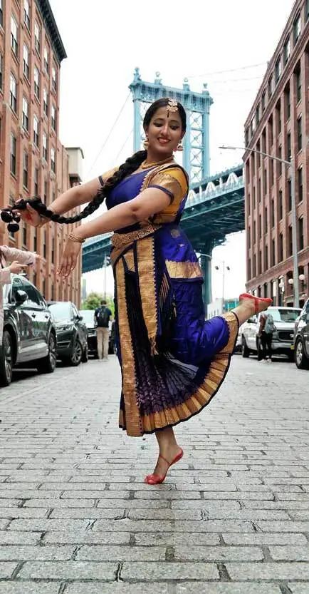 Lalitha Sindhuri Y at the Brooklyn Bridge